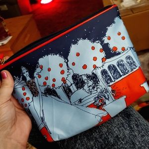 Estee' Lauder makeup bag. NWOT.